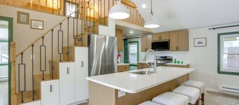 Lakeside Charm! Updated Home Near Mtn Creek Resort