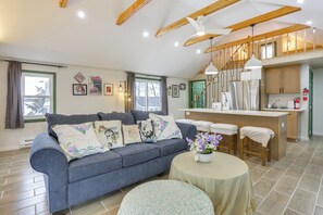 Interior - Lakeside Charm! Updated Home Near Mtn Creek Resort (West Milford)