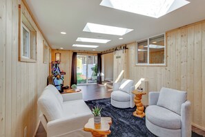 Interior - Luxury Tacoma Home Near Waterfront & Golfing! (University Place)