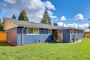 Interior - Luxury Tacoma Home Near Waterfront & Golfing! (University Place)