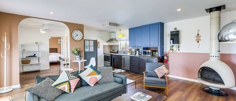 House (2 Bedrooms) | Front of property