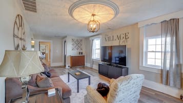 Apartment (3 Bedrooms) | Front of property