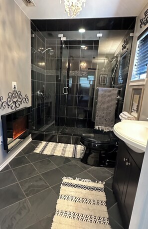 Dusche, Handtücher, Seife, Toilettenpapier