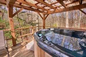 Tina de hidromasaje al aire libre