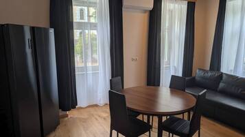 Apartment, 1 Bedroom | Dining
