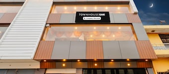 Super Townhouse Oak Kanpur