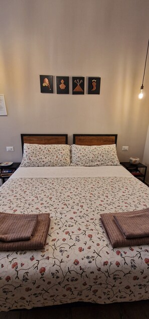 Internet, bed sheets - Cozy facility in the historic center (Napoli)