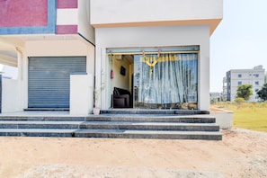 House | Reception