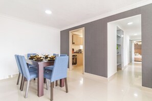 Apartment (801) | Dining - Altos del parque By Host Pro (Barranquilla)
