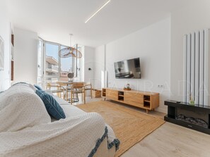 TV - Modern apartment, central sea view - 5 guests (Cambrils)