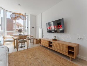 Dining - Modern apartment, central sea view - 5 guests (Cambrils)