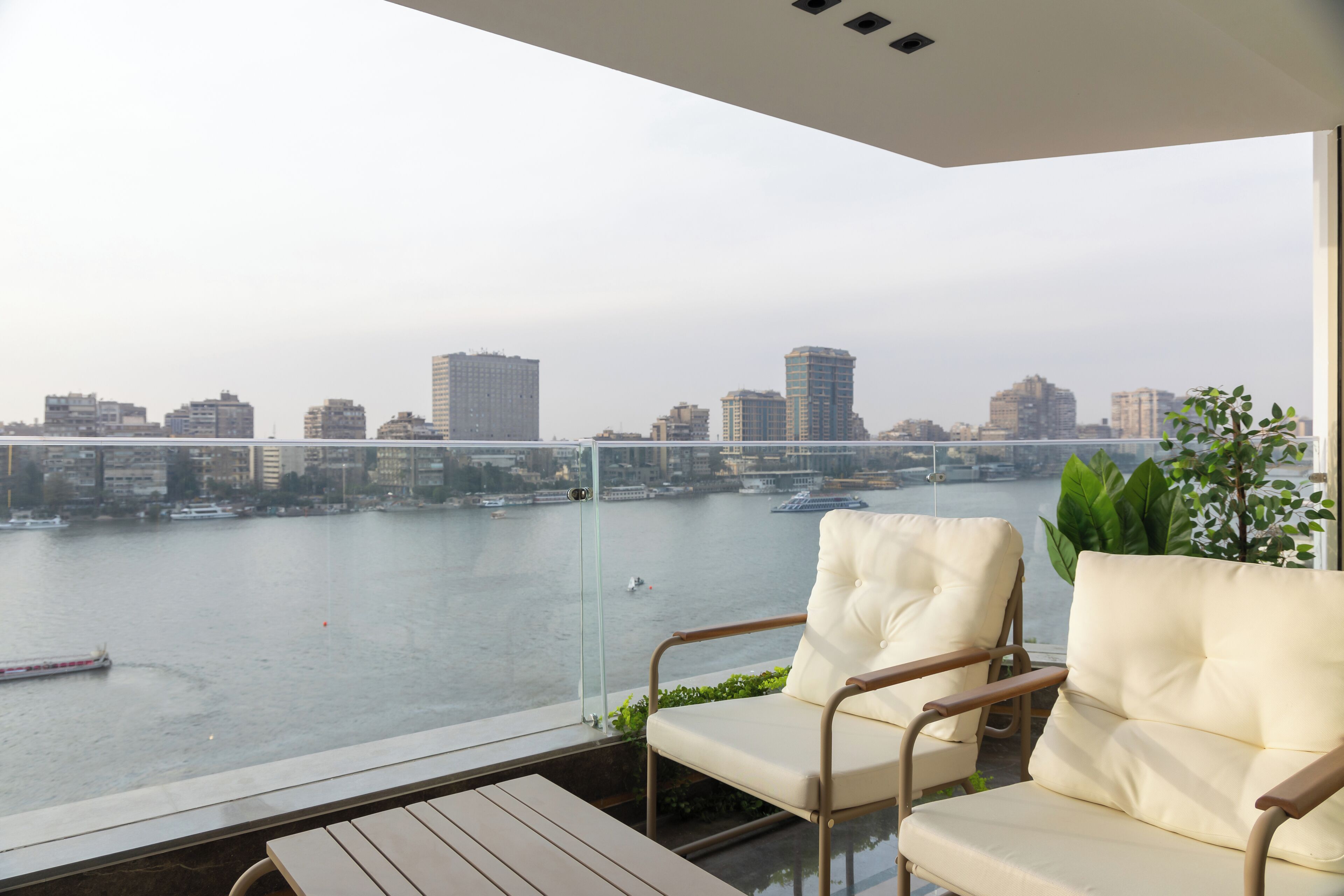 Executive Apartment, 4 Bedrooms, Air conditioning, River View | Property grounds