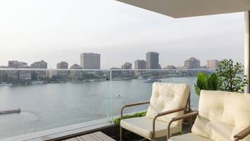 Executive Apartment, 4 Bedrooms, Air conditioning, River View | Property grounds