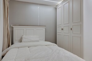 Apartemen Eksekutif, 4 kamar tidur, AC, pemandangan sungai