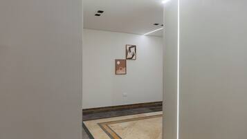 Apartamento ejecutivo, 4 habitaciones, Aire acondicionado, vistas al río | Interior