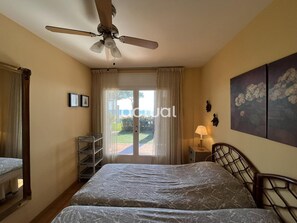 3 bedrooms - Apartment beachfront, 1st line - ? guests (Platja d'Aro)