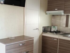Fridge, microwave - Bungalow with terrace - 5 guests (Navajas)