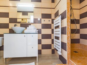 Bathroom - Room with private terrace (Guérande)