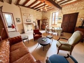 Living area - Historic house with enclosed garden - 4 guests (Lerné)