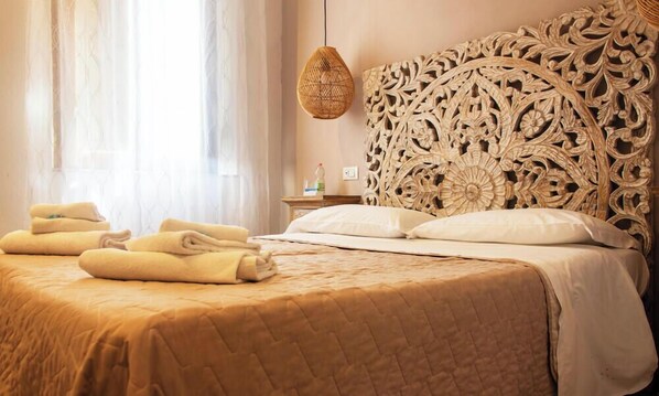 Habitación clásica | Ropa de cama hipoalergénica, edredones de plumas, wifi gratis