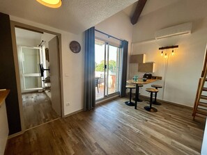 Interior - Air-conditioned apartment, terrace - 4 guests (Saint-Cyprien)