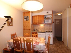 Fridge, microwave, stovetop, dishwasher - Calm apartment near free shuttles - 6 guests (Aussois)