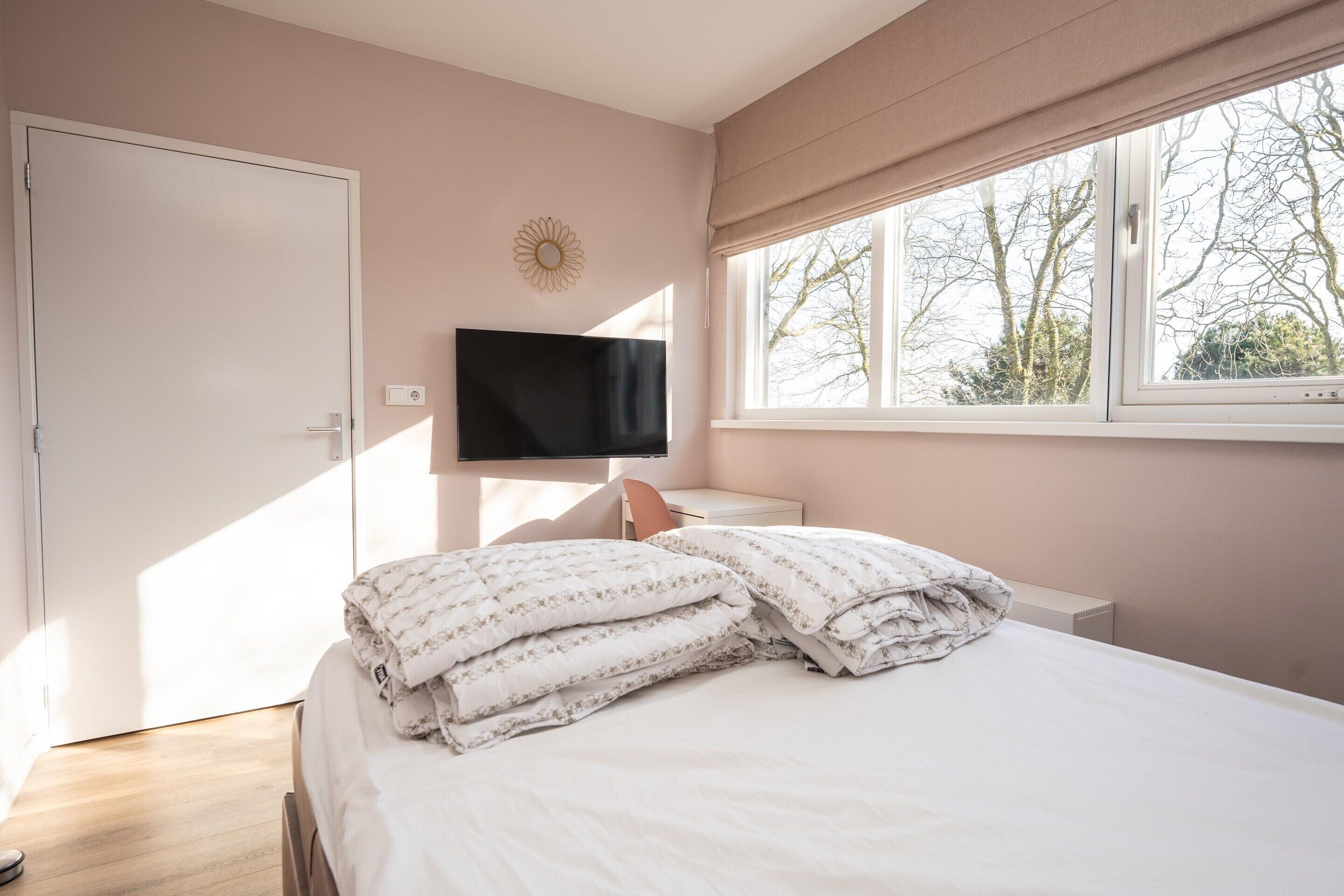 House | 3 bedrooms, individually furnished, bed sheets