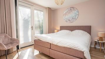 House | 3 bedrooms, individually furnished, bed sheets