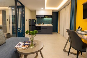 Vòi sen/bồn tắm kết hợp, đồ dùng nhà tắm miễn phí, máy sấy tóc 