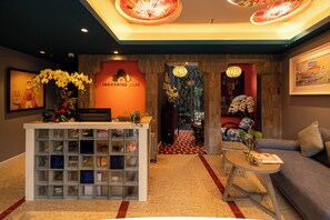Quầy tiếp tân