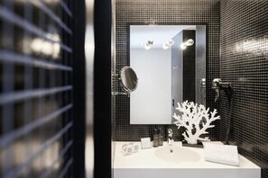 Doppia Comfort, vista città | Bagno | Pavimenti riscaldati