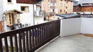 Property grounds - 200m from ski slopes, 1st floor, balcony, ski locker, 38m², Les Gets (Les Gets)