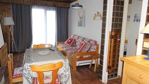 Interior - 200m from ski slopes, 1st floor, balcony, ski locker, 38m², Les Gets (Les Gets)