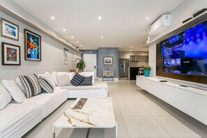 TV - 100m from the Beach | Resort Club #CHA17 (Florianópolis)