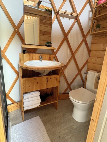 Yourte contemporaine