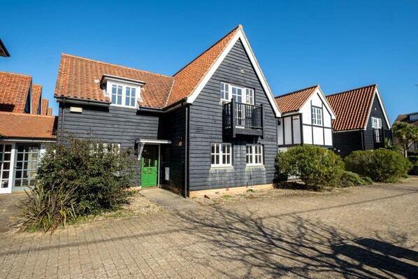 Exterior - 3 Sanctuary Court, #Thorpeness - Close to beach, Thorpeness Meare, Golf Club, Thorpeness Country Clu (Thorpeness)