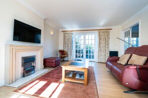 Living area - 3 Sanctuary Court, #Thorpeness - Close to beach, Thorpeness Meare, Golf Club, Thorpeness Country Clu (Thorpeness)