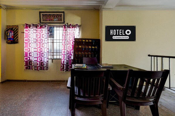 House | Lobby