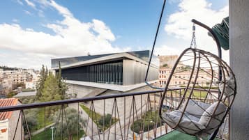 Apartamento luxo, sacada, vista para a cidade | Sacada