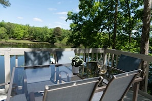 Outdoor dining - Hot Tub! Hidden Kayak Cove -2 Masters, Kayaks, Fire pit, & Game Room (Jasper)