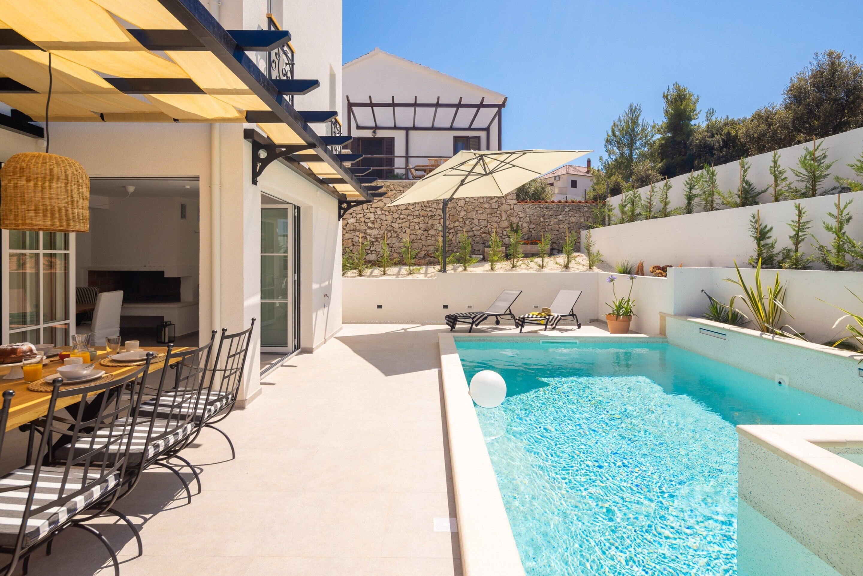 Villa | Pool | Indoor pool, outdoor pool