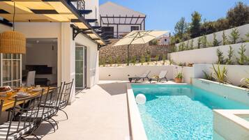 Villa | Pool | Indoor pool, outdoor pool