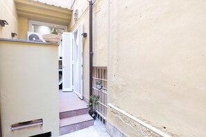 Interior - Ernesta 3BR Lovely Home by The Spanish Steps (Roma)