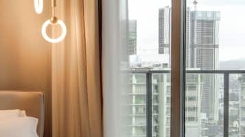 Deluxe Suite, 2 Bedrooms, Balcony, City View