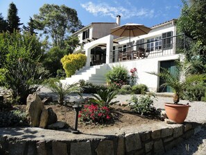 Property grounds - Appartement avec jardin et terrasse (Alata)