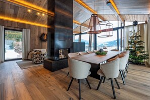 Chalet, 6 Schlafzimmer, barrierefrei, Raucher | Speisen