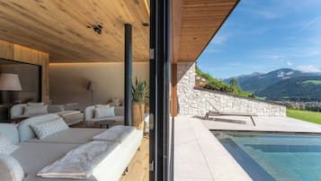 Chalet, 6 Bedrooms, Accessible, Smoking | Pool