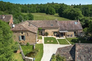 Exterior - Palmier Gîte – Peaceful Retreat with shared Pool near Biron (Biron)