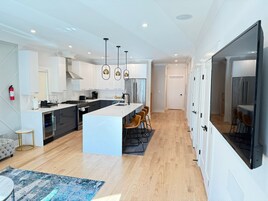 Deluxe Condo, 3 Bedrooms, Non Smoking, Kitchen | Private kitchen