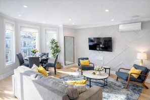 Condo de lujo, 4 habitaciones, para no fumadores, cocina | Área de sala de estar